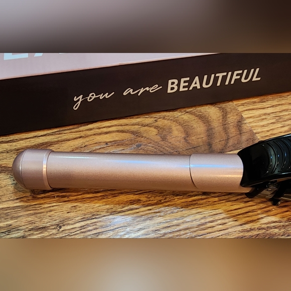 Beachwaver B1 Rotating Curling Iron in Midnight Rose - Picture 7 of 11